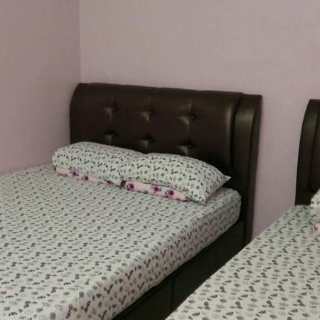 Wonderful Homestay At Muar Exteriör bild