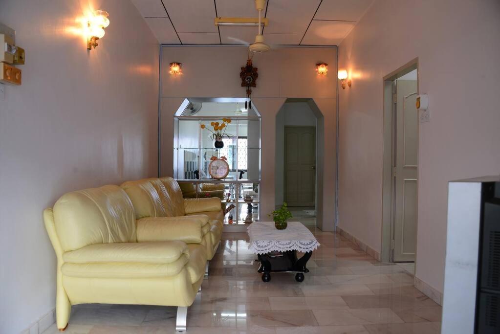 Wonderful Homestay At Muar Exteriör bild